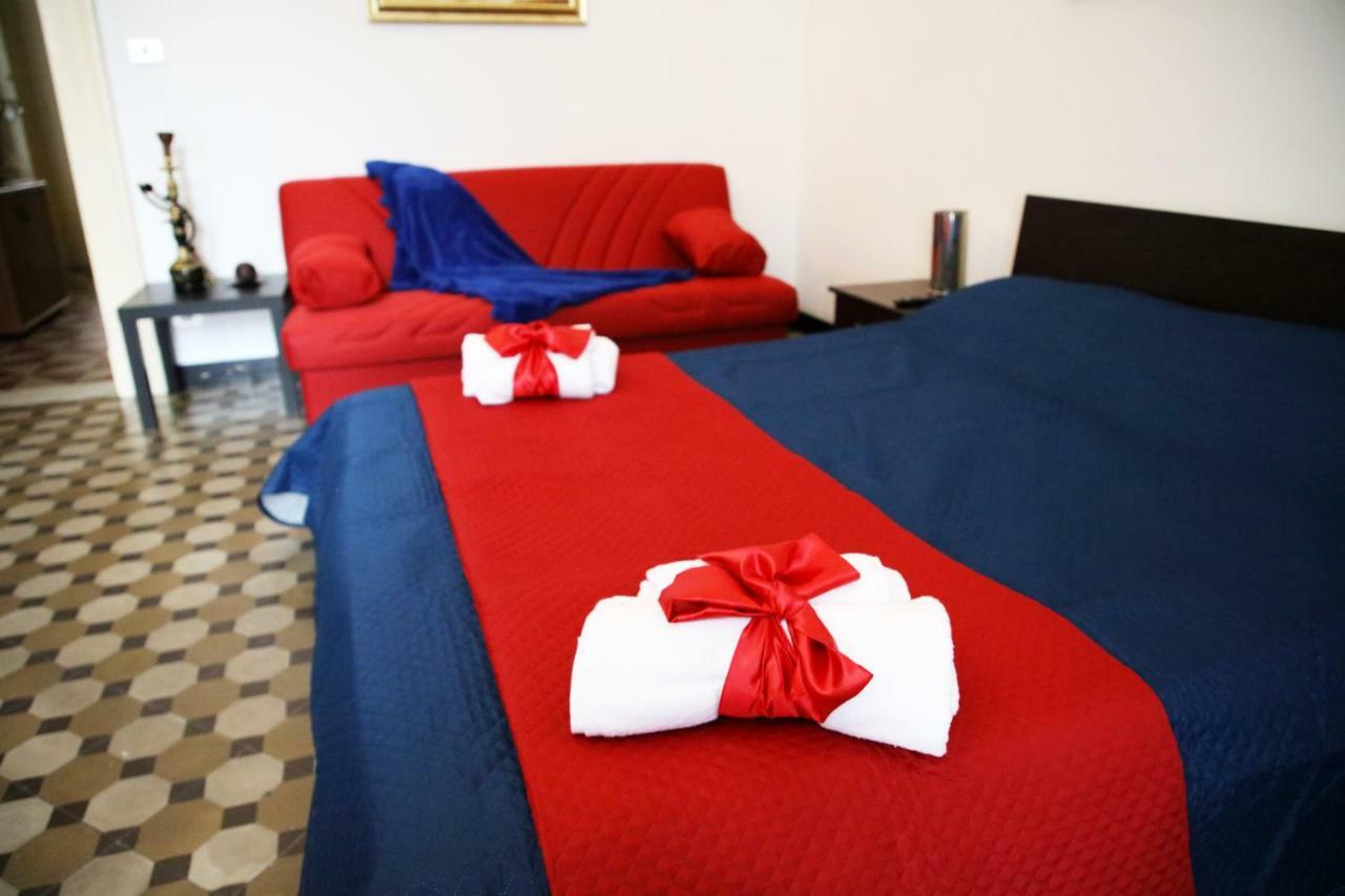 Hotel Pitagora House Taranto Exterior foto